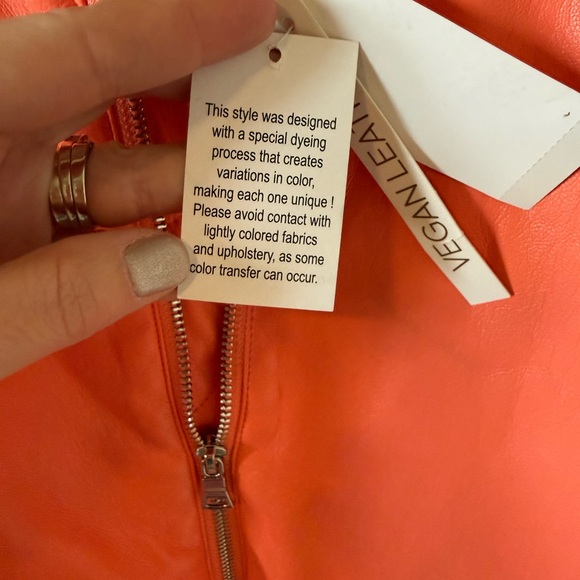 NWT House of Harlow 1960 Vegan Leather Bomber Jacket Coral - XS - Picture 6 of 9